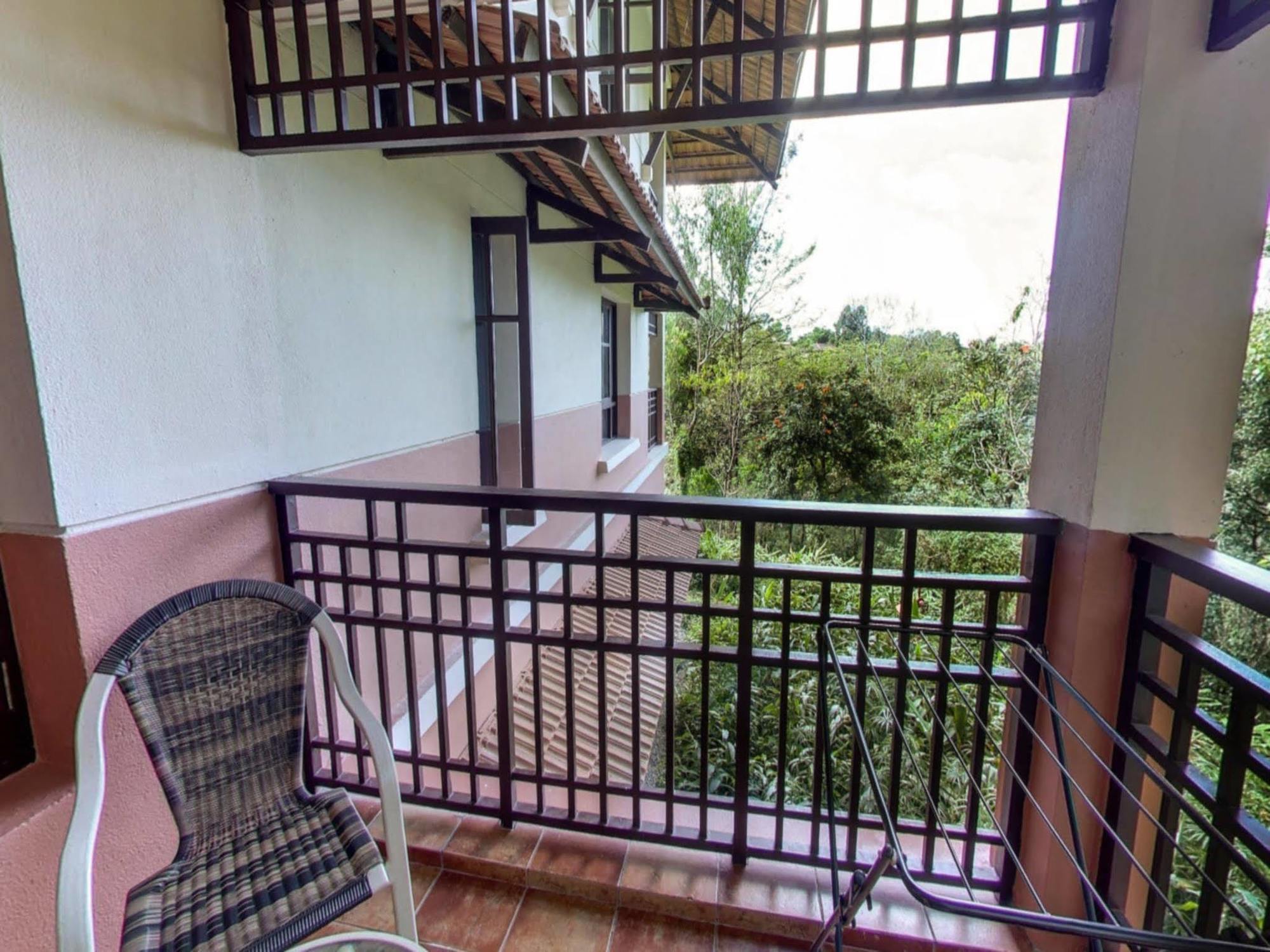 Hotel Club Mahindra Madikeri, Coorg Esterno foto