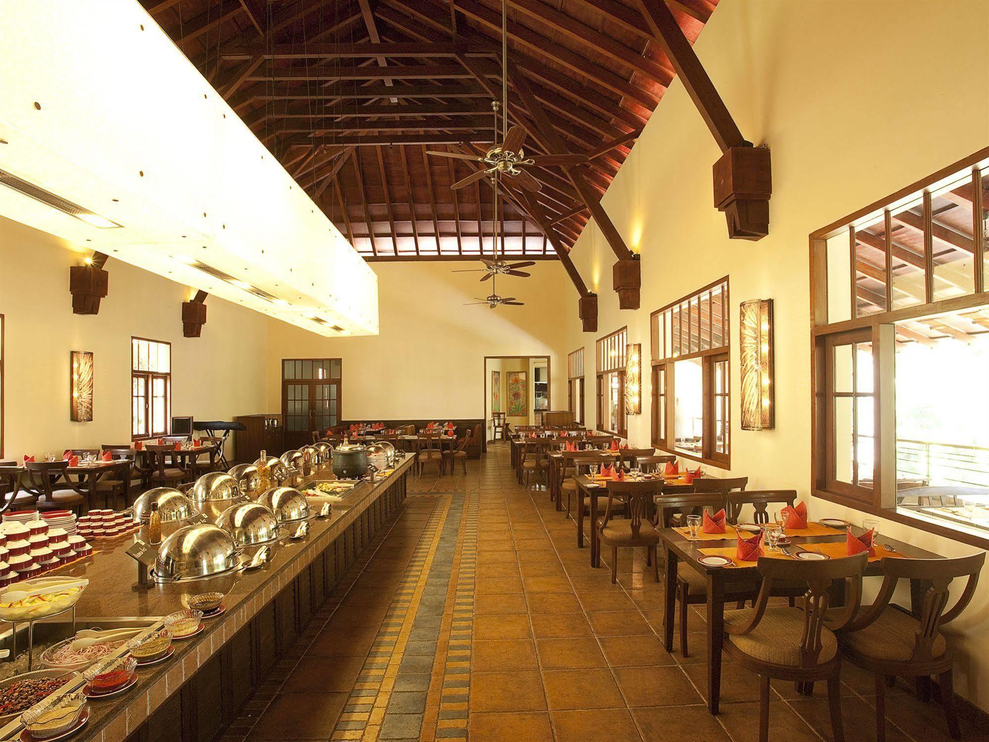 Hotel Club Mahindra Madikeri, Coorg Esterno foto